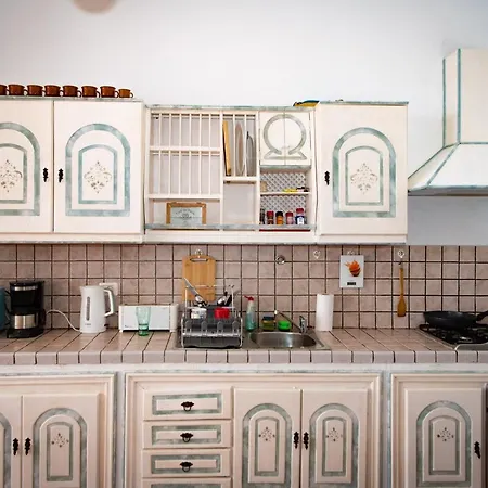 Blue Lagoon بيت ضيافة *