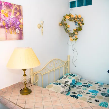 Blue Lagoon Guest house *