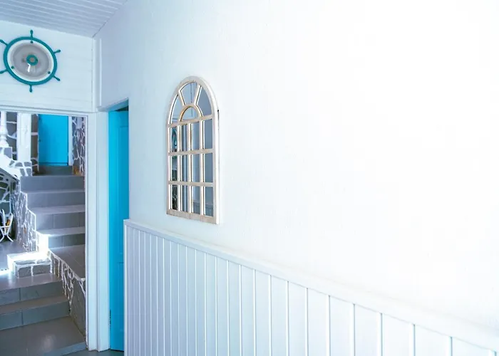 בית הארחה Blue Lagoon